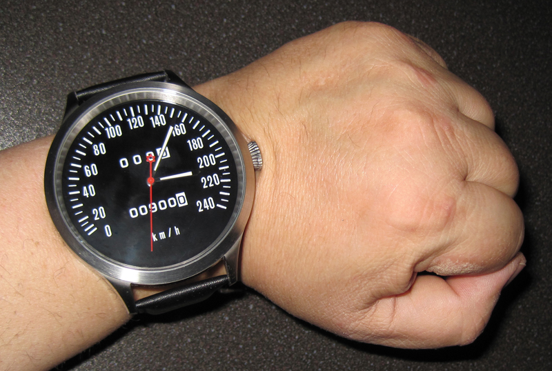 watch with speedometer